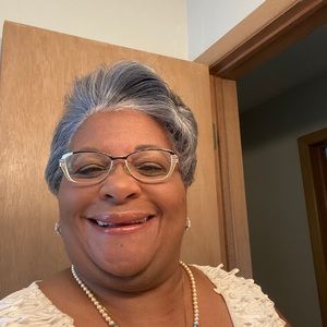 Meet your Posher, Denise